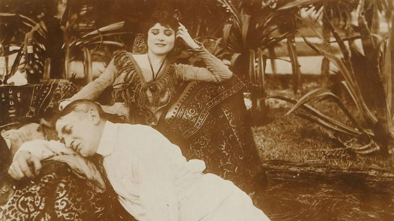 кадр из фильма A Fool There Was