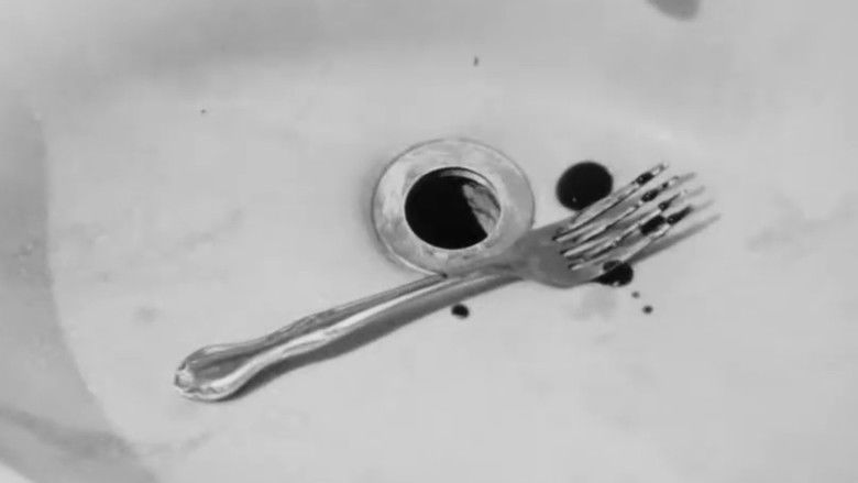 кадр из фильма Surrender Dorothy