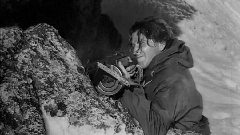 кадр из фильма Чёртово ущелье