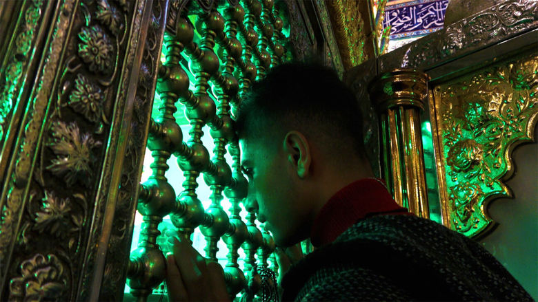 кадр из фильма Очертания обычных человеческих созданий