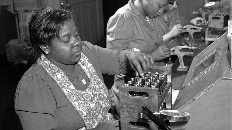 кадр из фильма Invisible Warriors: African American Women in World War II
