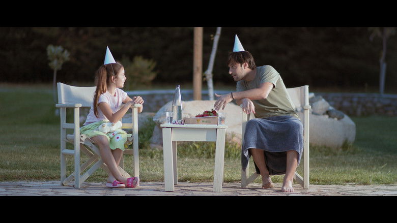 кадр из фильма Οι Μονόκεροι Υπάρχουν