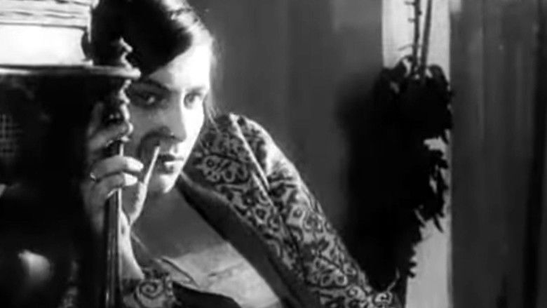 кадр из фильма Третья Мещанская