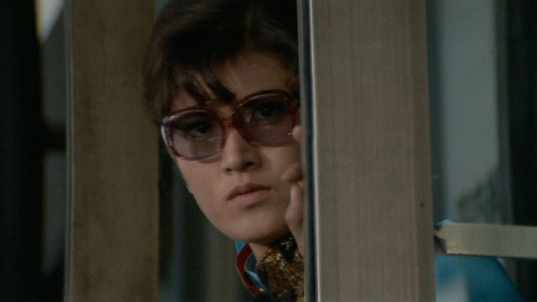 кадр из фильма Женщина co смертоносным кулаком