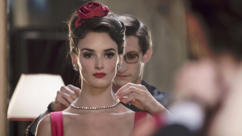 кадр из фильма Ив Сен-Лоран