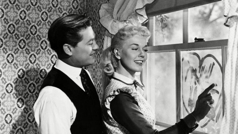 кадр из фильма В свете серебристой луны