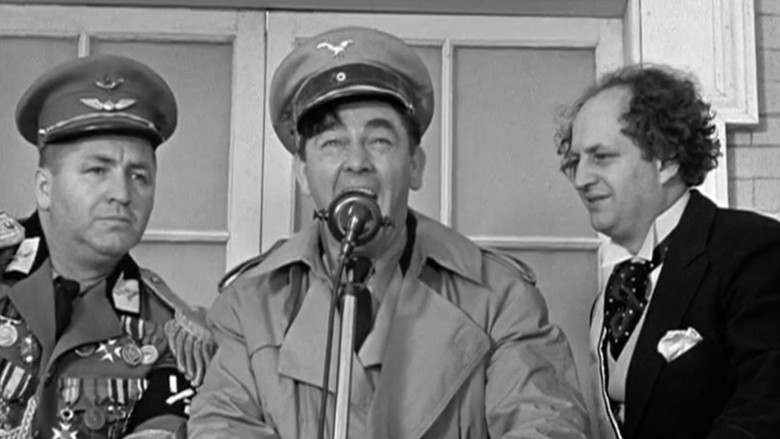 кадр из фильма Ты, нацистнутая шпионка