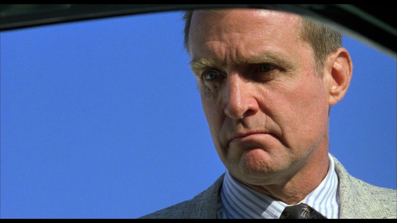 кадр из фильма Love Is a Gun