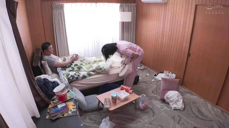 кадр из фильма 介護に来てくれた美人ヘルパーがまさかの昔面倒を見た教え子！？丹念にカラダを拭かれて思わず勃起してしまったチ〇ポを見て昔のお返しにと丁寧な全身リップ＆フェラで奉仕をしてくれるミラクルに有り得ないほど射精してしまった！！！