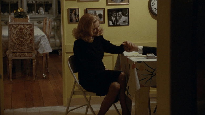 кадр из фильма Потоки любви