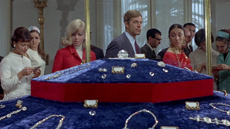 кадр из фильма 28 минут за 3 миллиона долларов