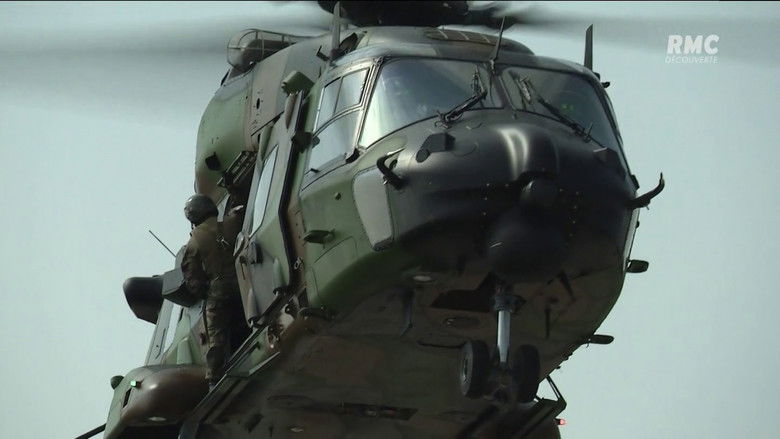 кадр из фильма Caïman, hélicoptère tout-terrain