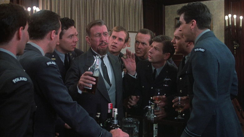 кадр из фильма Быть или не быть