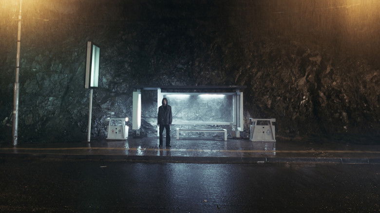 кадр из фильма Чимээгүй хотын жолооч