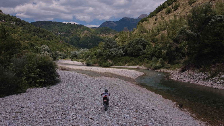 кадр из фильма Τα τέρματα του Αυγούστου