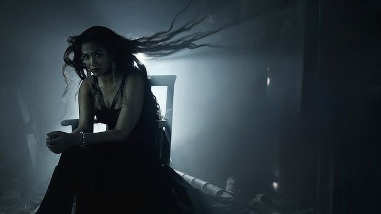 кадр из фильма Shob Bhooturey