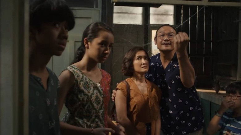 кадр из фильма Keluarga Super Irit