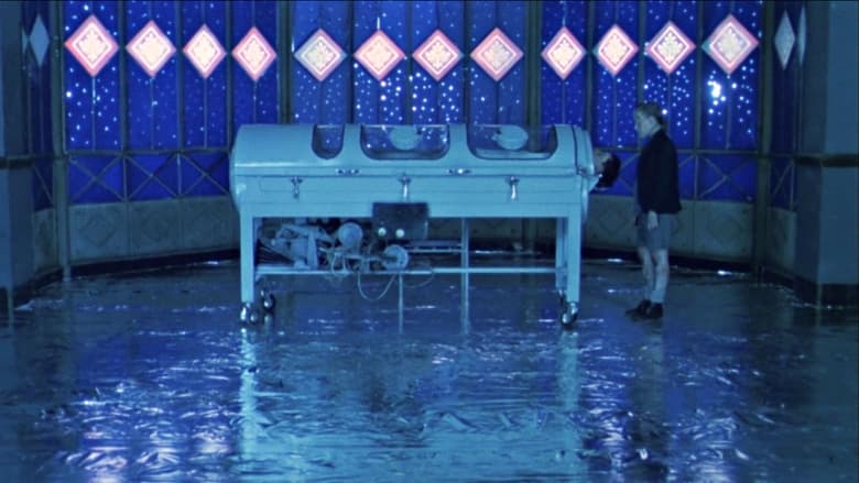 кадр из фильма За стеклом