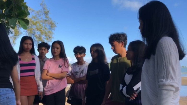 кадр из фильма Never Have I Ever