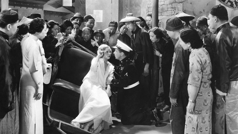 кадр из фильма The Singing Marine