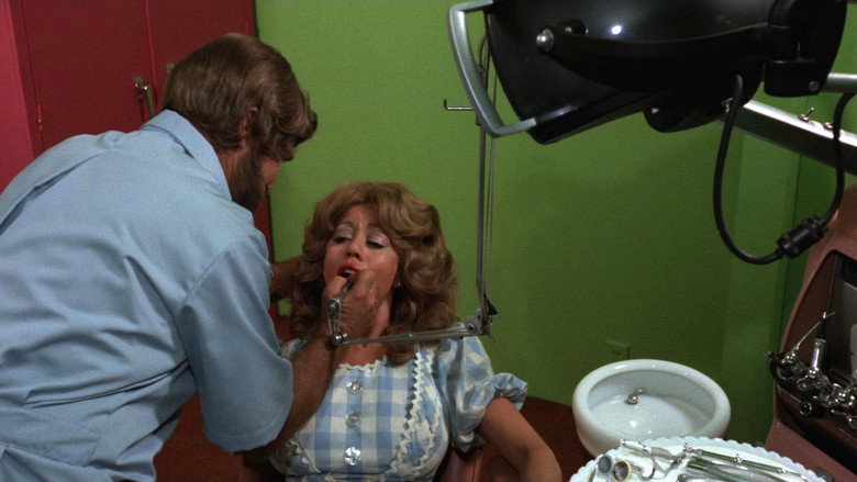 кадр из фильма Долина ультрамегер