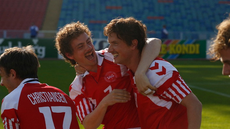 кадр из фильма Андердог