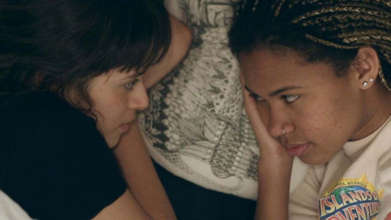 кадр из фильма Blue Girls Burn Fast