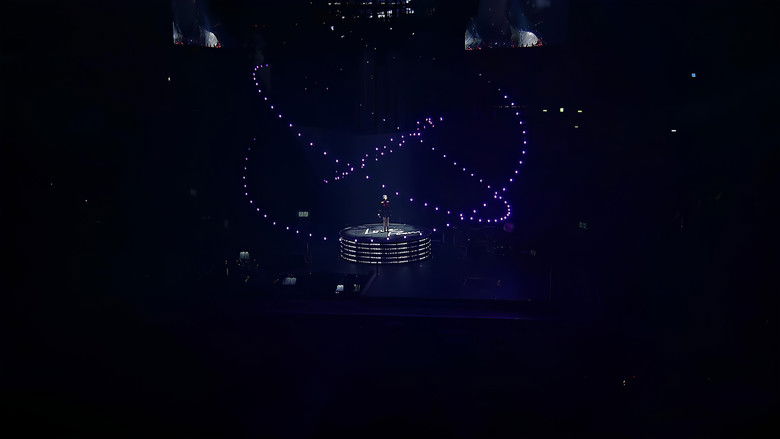 кадр из фильма 아이유 2019 투어 콘서트 <러브, 포엠> 인 서울