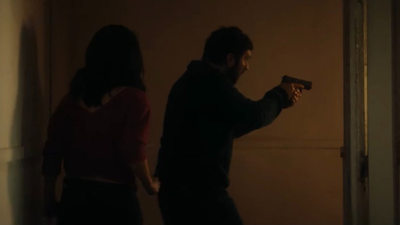 кадр из фильма Никто не узнает