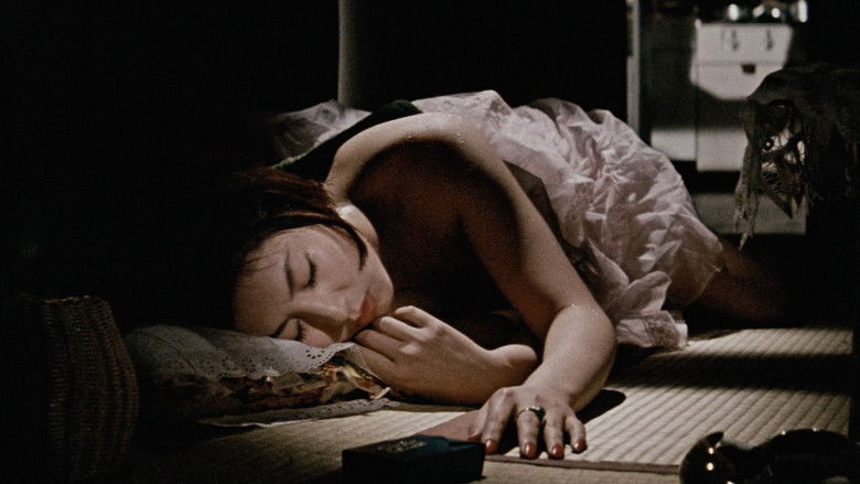 кадр из фильма Изящное чудовище