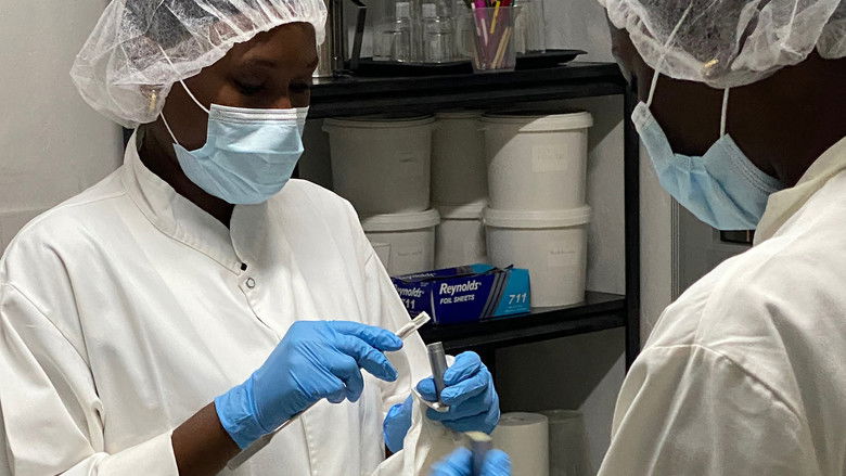 кадр из фильма She Rises Up