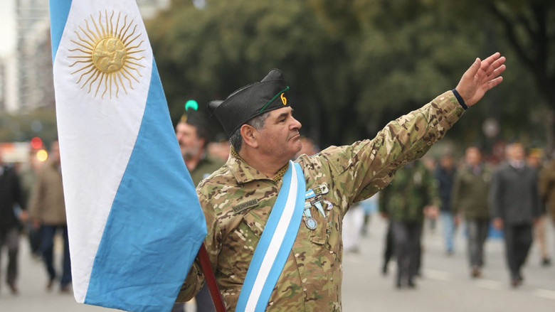 кадр из фильма El Héroe Del Monte Dos Hermanas