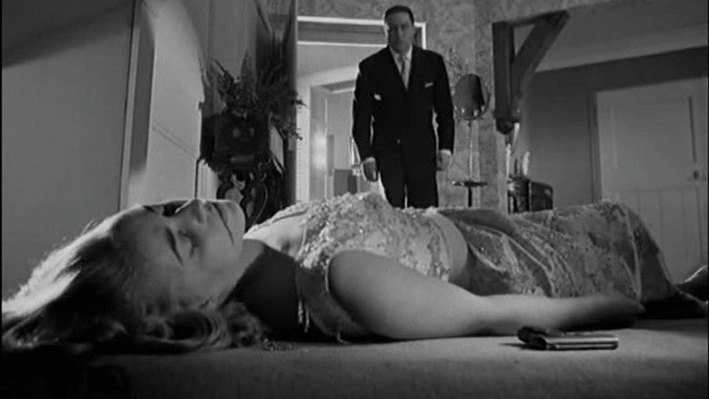 кадр из фильма Спиной к стене