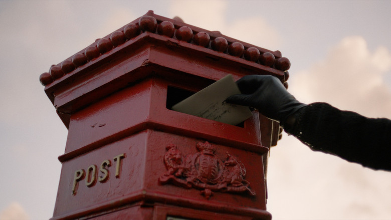 кадр из фильма Злобные маленькие письма