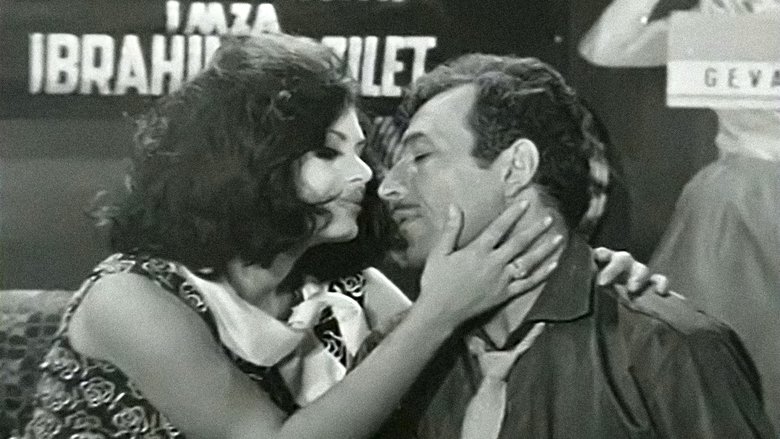 кадр из фильма Komşunun Tavuğu