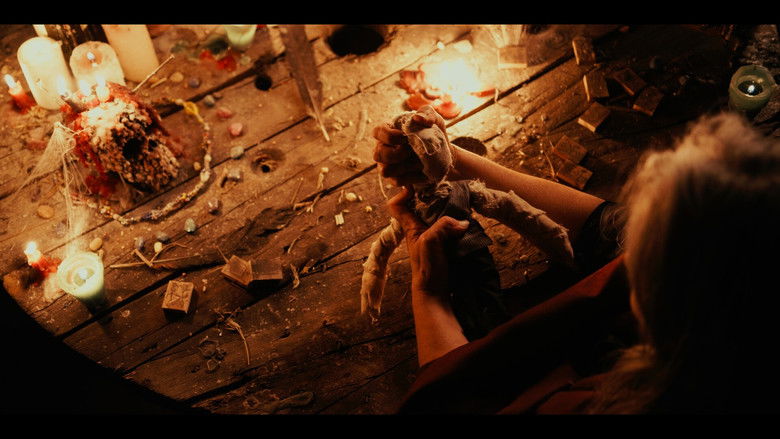 кадр из фильма Las paredes del horror