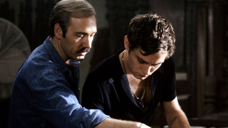 кадр из фильма Полночь в саду добра и зла