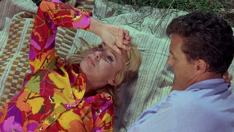 кадр из фильма Storia di una donna