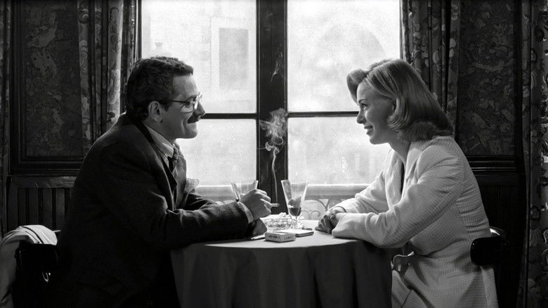 кадр из фильма You're the one (Una historia de entonces)