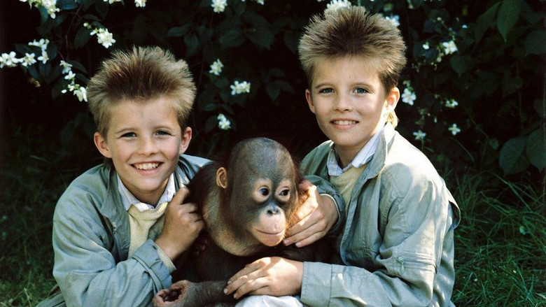 кадр из фильма Близнецы в зоопарке