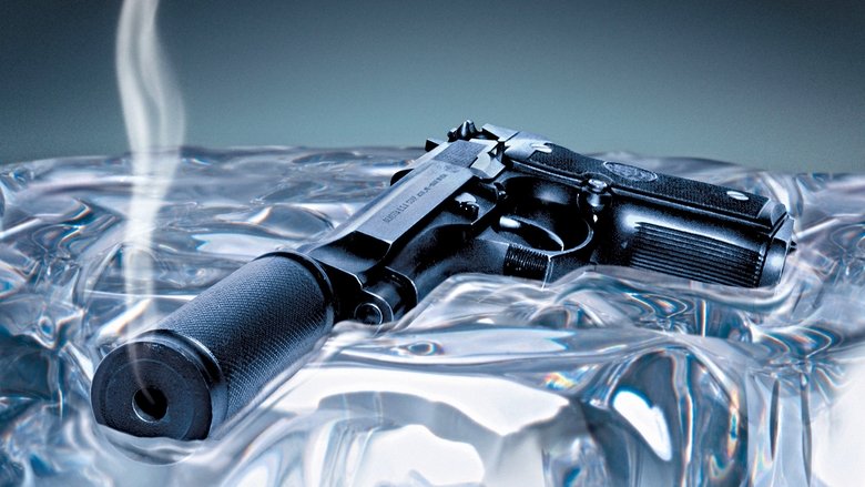 кадр из фильма 007: Умри, но не сейчас