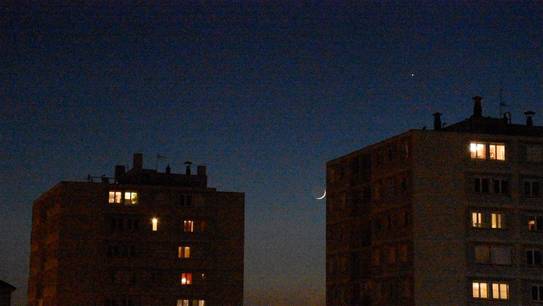 кадр из фильма Double Around the Interlude