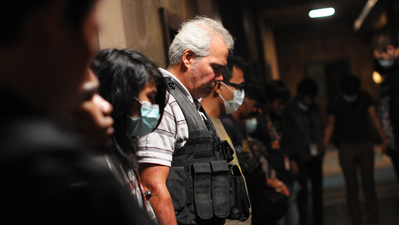 кадр из фильма Рейд