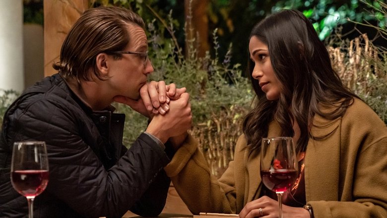 кадр из фильма Посторонние