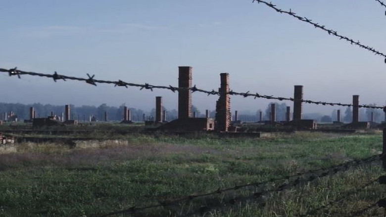 кадр из фильма Анна Франк. Параллельные истории