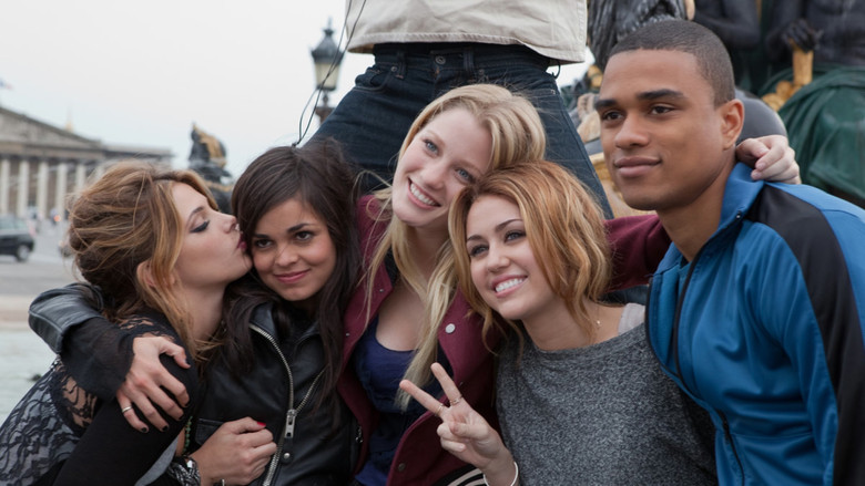 кадр из фильма Лето. Одноклассники. Любовь