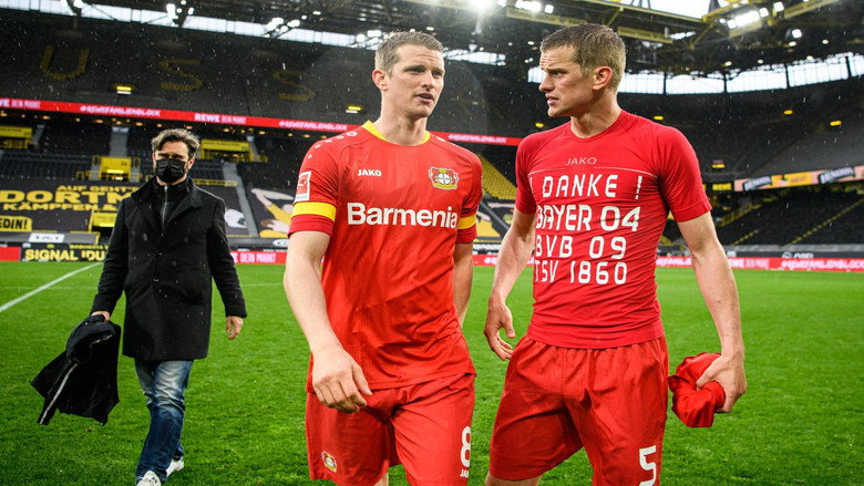 кадр из фильма BENDER - Die Unzertrennlichen: Lars und Sven sagen Servus