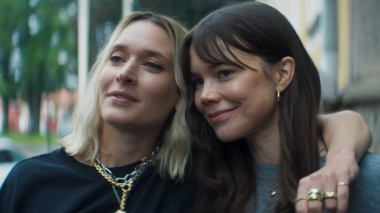 кадр из фильма Nova & Alice