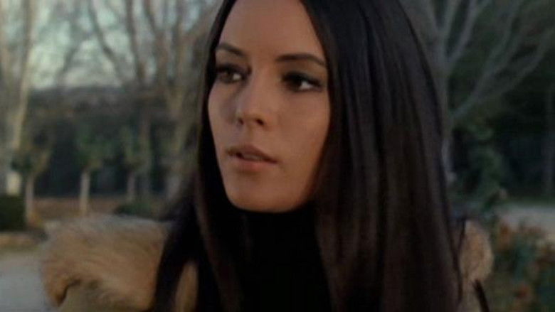 кадр из фильма Голая девушка убита в парке