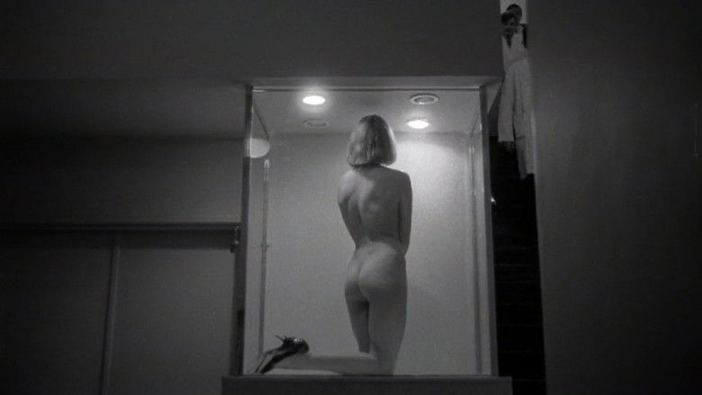 кадр из фильма La figura femenina de Jean Luc Godard. Fondo vs Forma